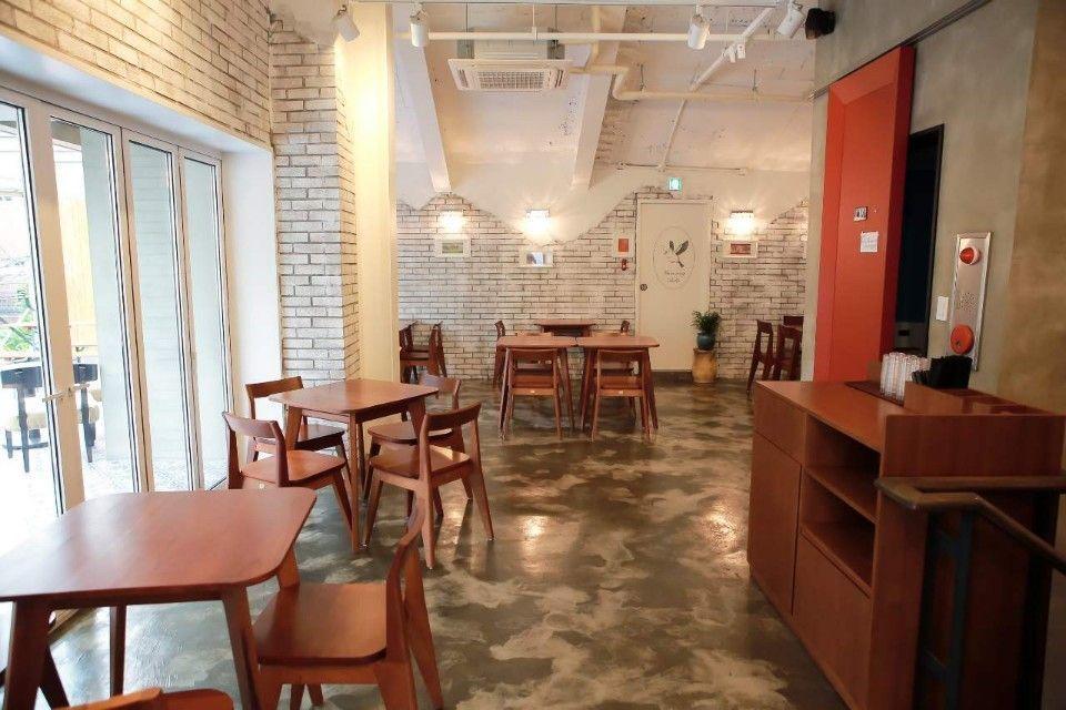 Hongdae Yeonnam Cafe (10% Off)